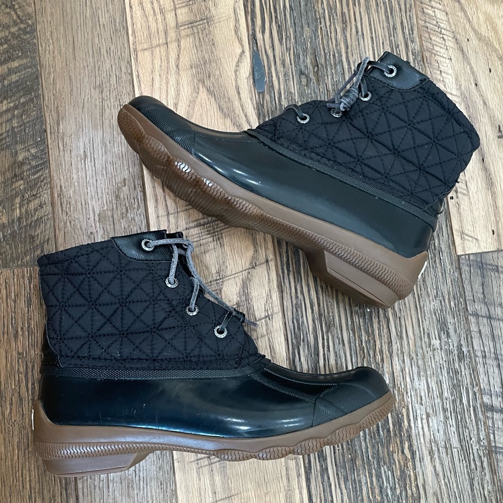 Sperry waterproof quilted boots Wm 7